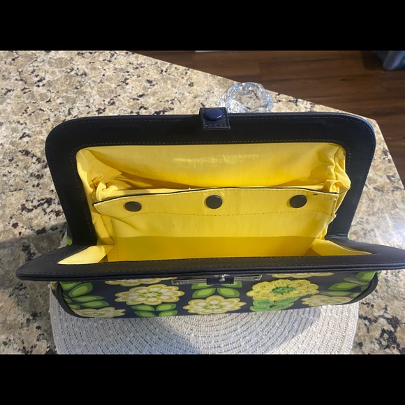 Petunia Pickle Bottom Diaper Pad Purse - Picture 5 of 12